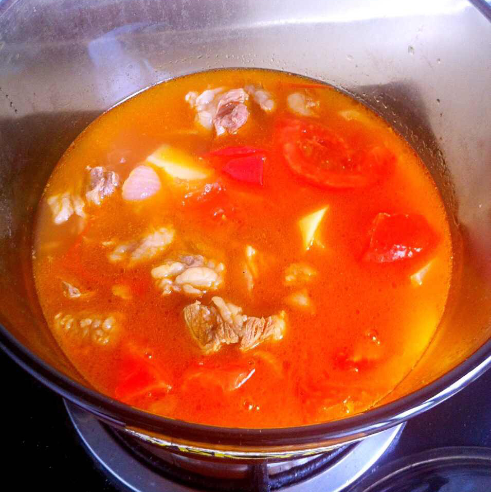西红柿牛腩汤