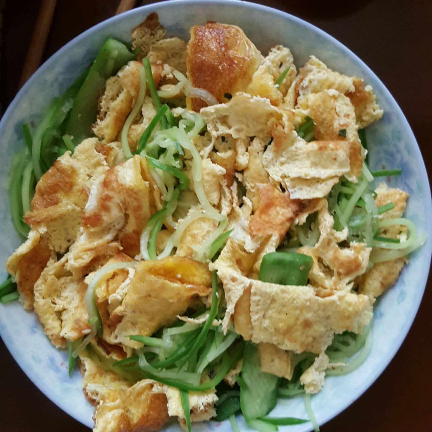 夏天来了--鸡蛋黄瓜凉菜