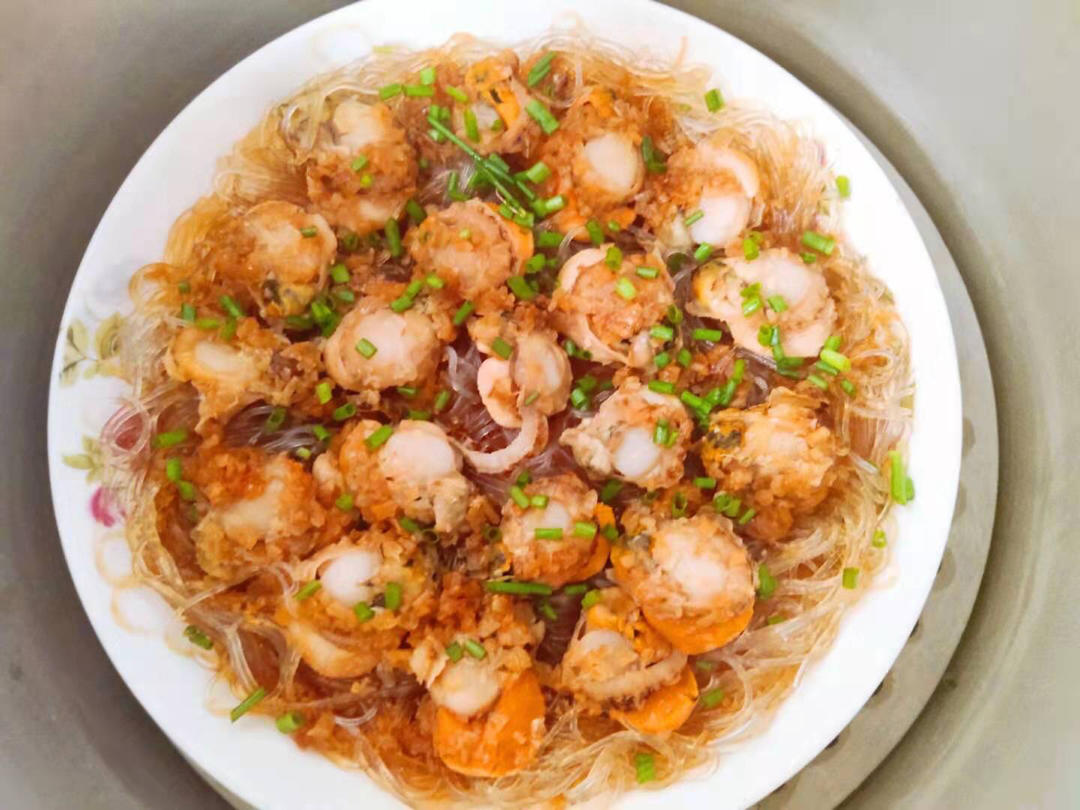 凡姐妈咪做的蒜蓉扇贝肉蒸粉丝