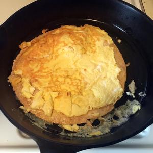 美式早餐蛋饼(大胃王版)的做法 步骤5