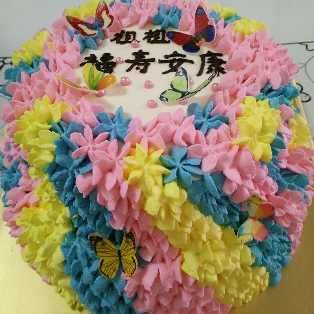 奶油水果装饰蛋糕