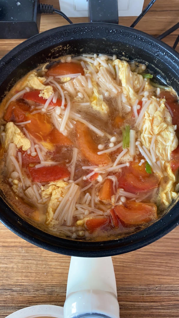 番茄金针菇鸡蛋汤