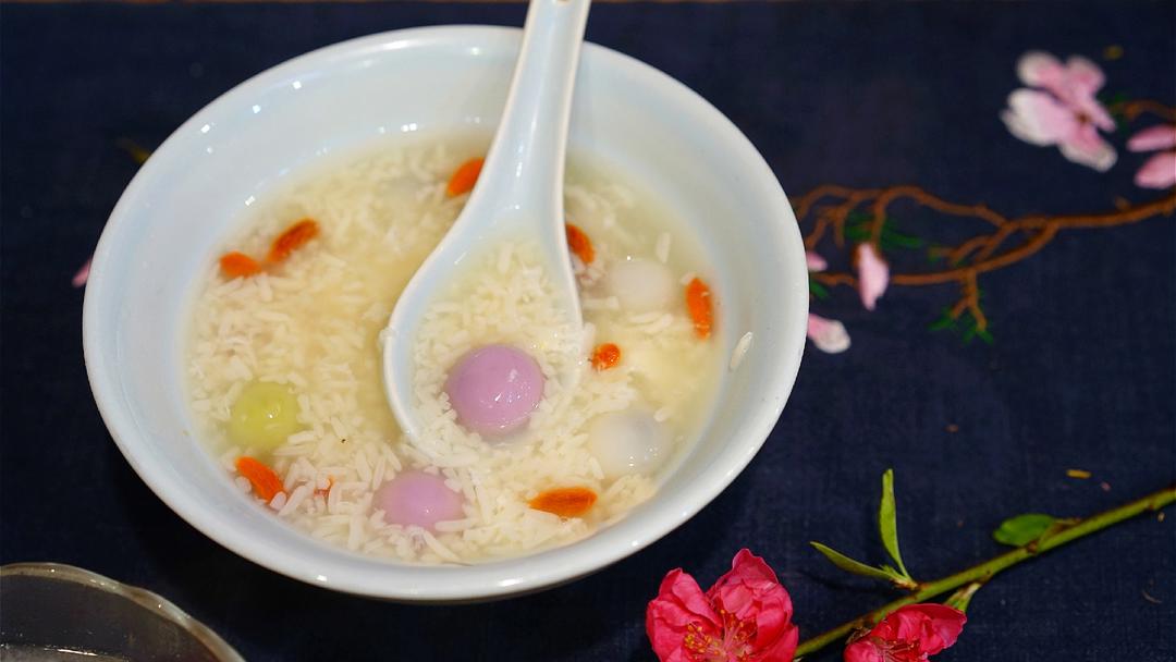 酒酿鸡蛋圆子