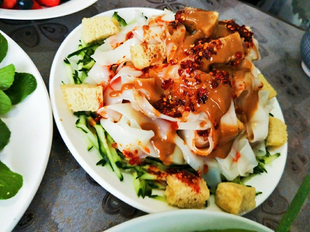 自制凉皮（蒸面皮）