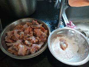 家庭版椒盐干锅牛蛙的做法 步骤1
