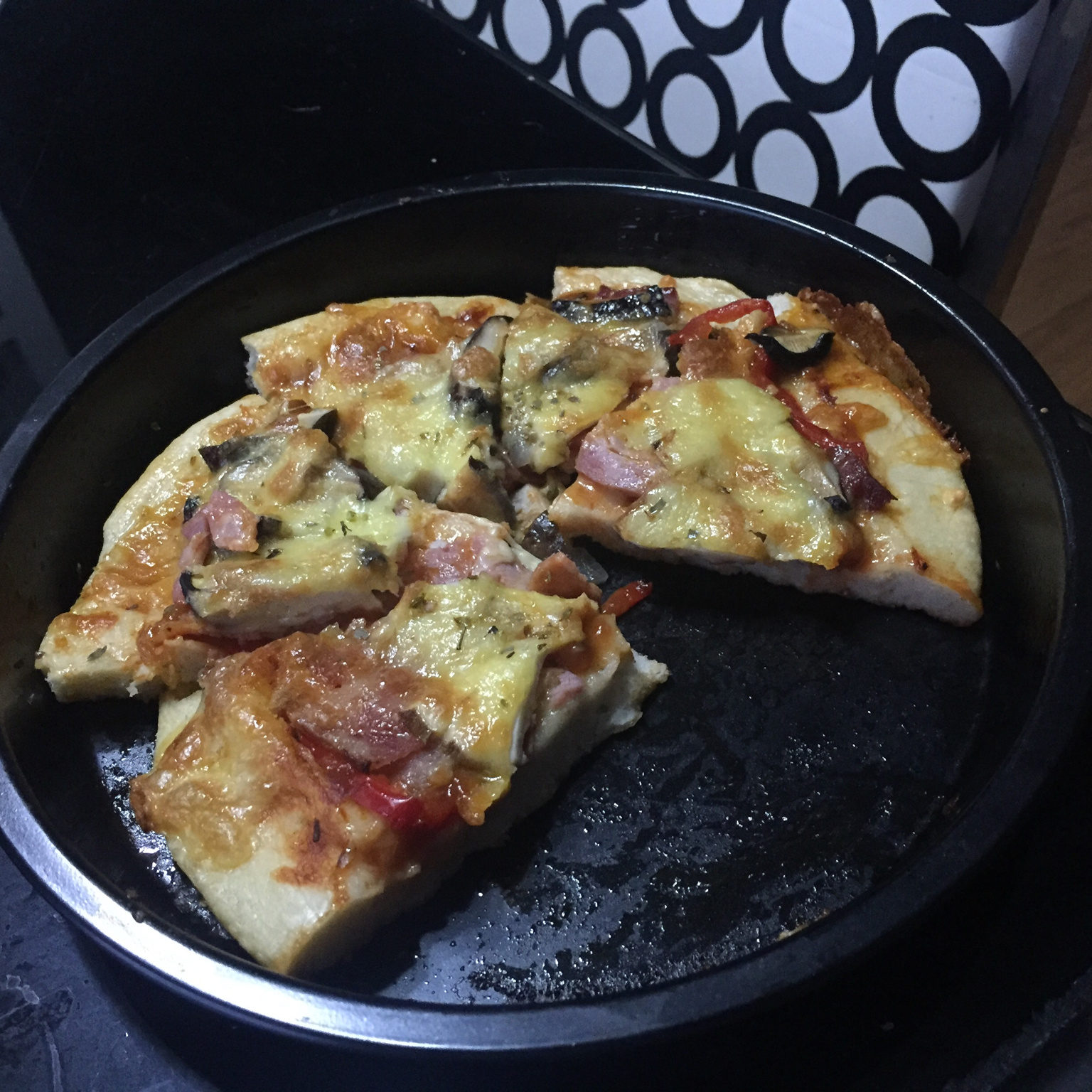 厚底鲜虾培根披萨