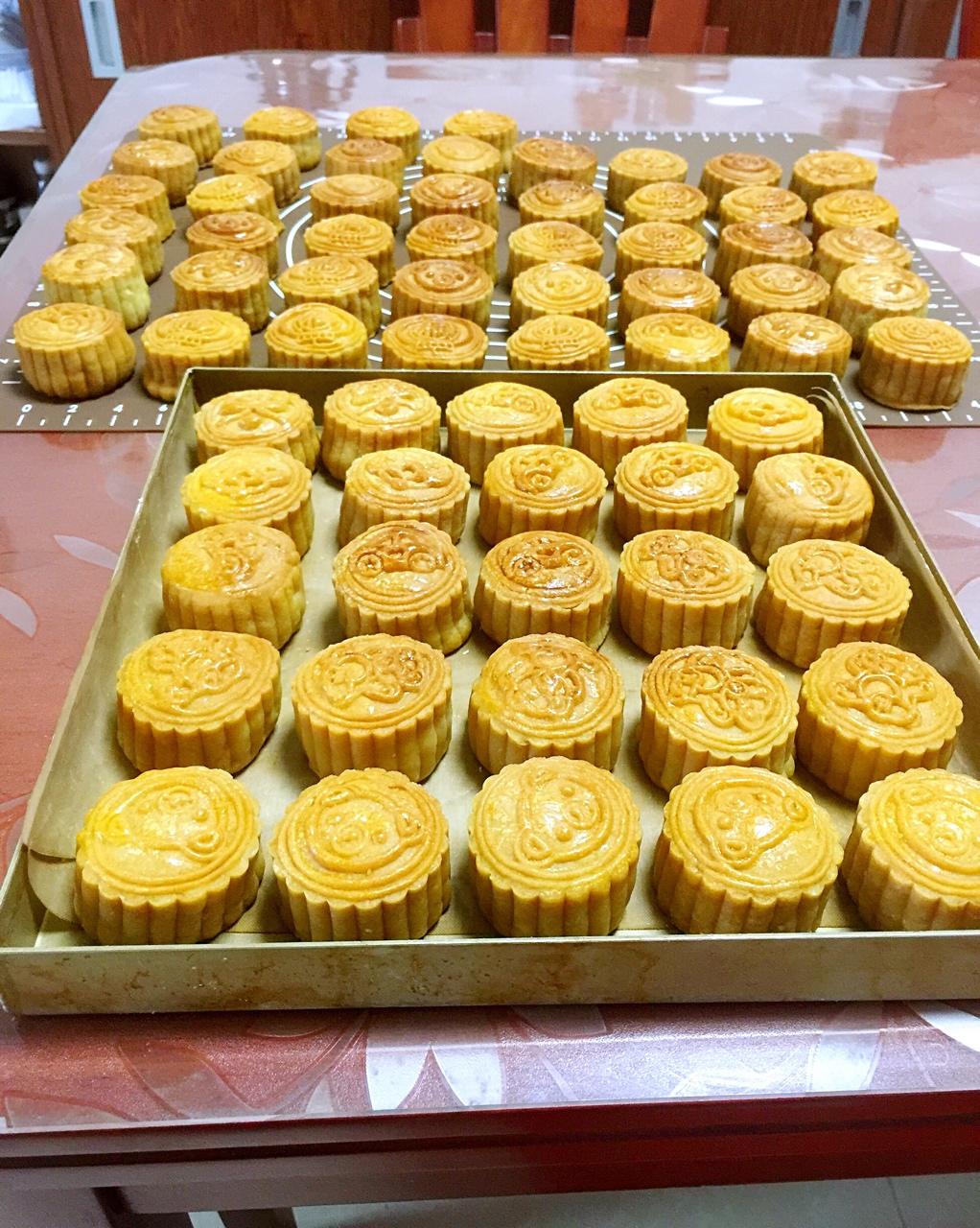 金沙奶黄月饼