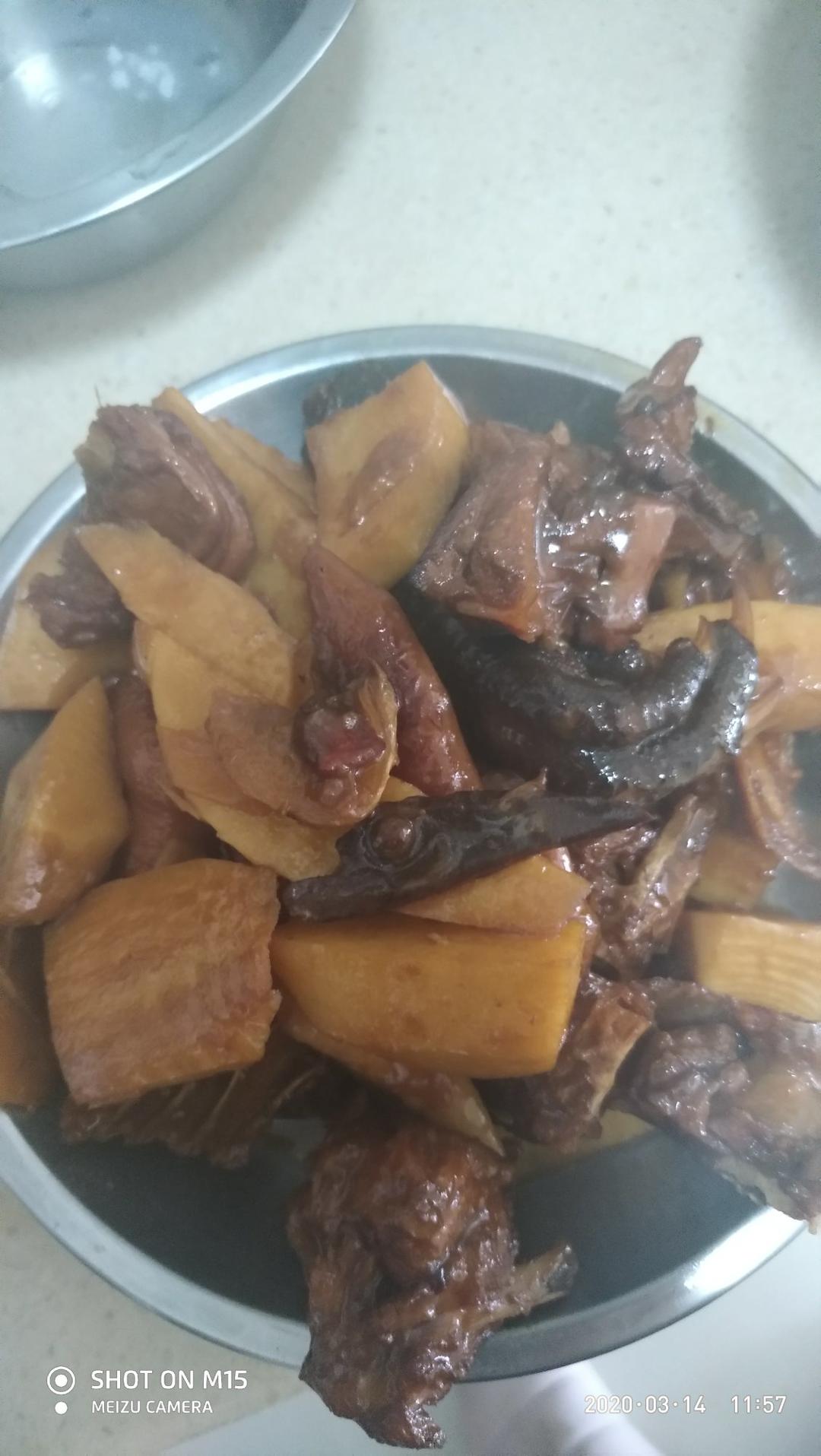 嘎嘎香的卤鸡腿