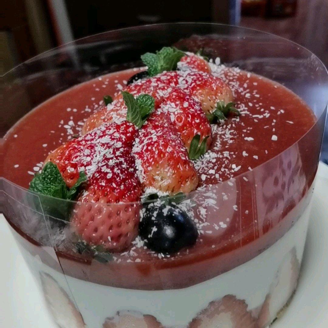 【视频】草莓慕斯蛋糕～抓住草莓季的尾巴