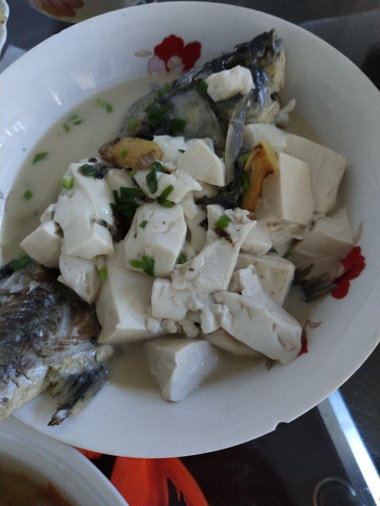 鲫鱼豆腐汤