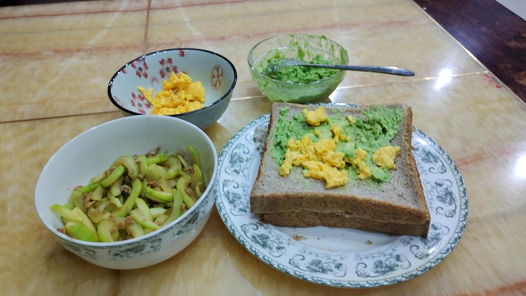 早餐/软嫩西式牛奶滑蛋