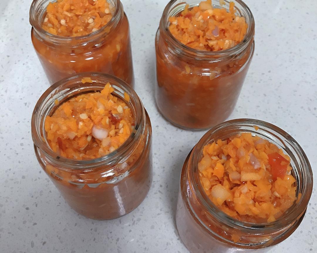 自家黄辣椒炒制辣椒酱