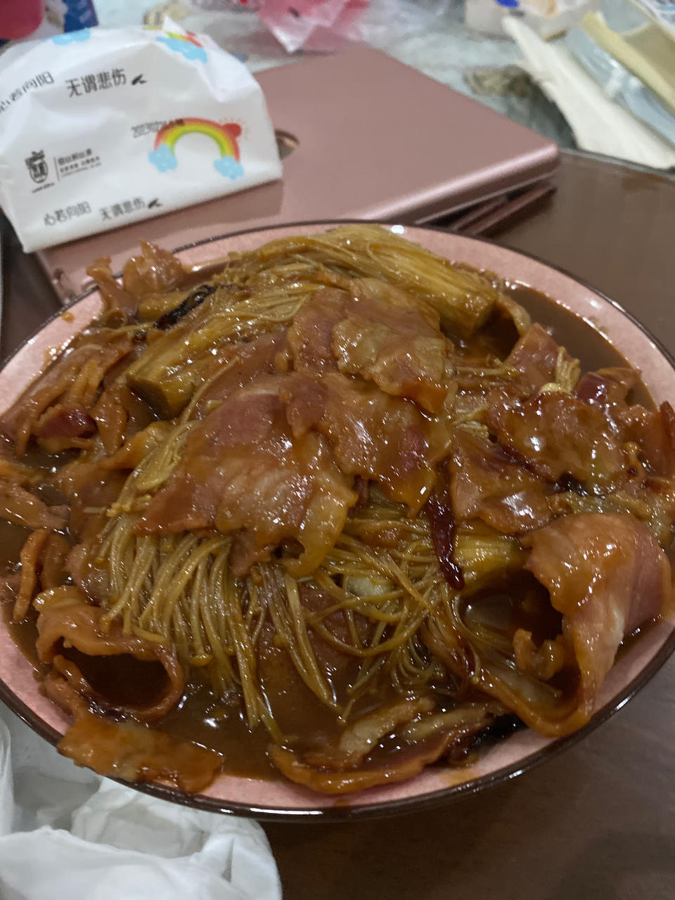 【金针菇肥牛卷】