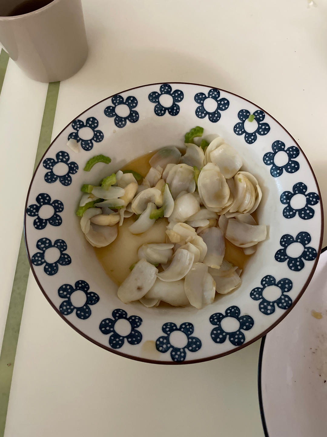 凉拌苦瓜(色碧、味脆)