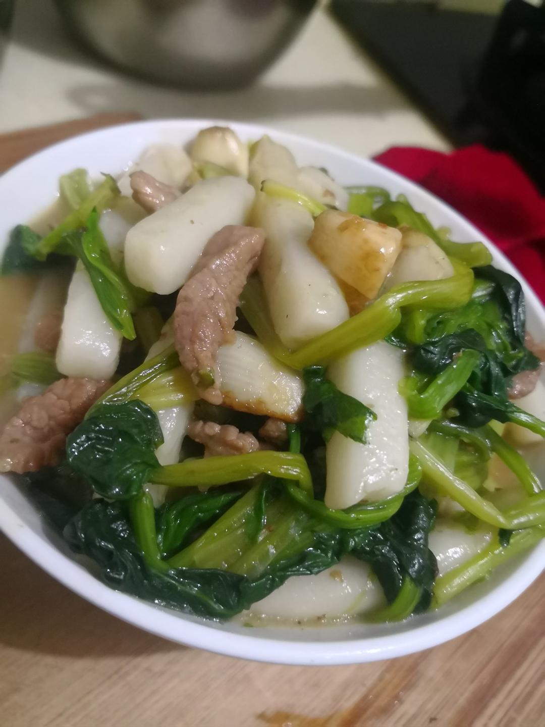 菠菜肉丝炒年糕