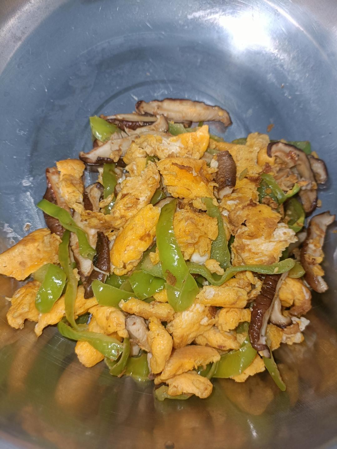 口蘑炒鸡蛋