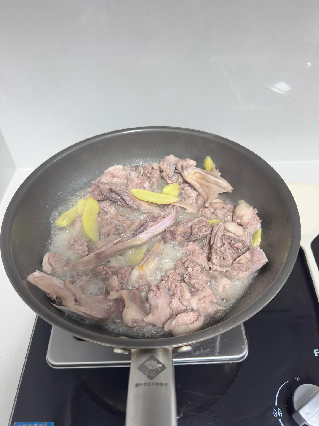 紫苏焖鸭