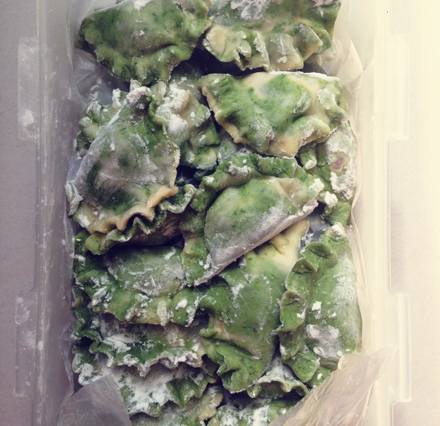 翡翠白玉白菜饺子详细版（附翡翠白玉白菜饺子包法，翡翠白玉饺子皮两种制法，面包机和面，翡翠白玉烧卖，各种馅料搭配）