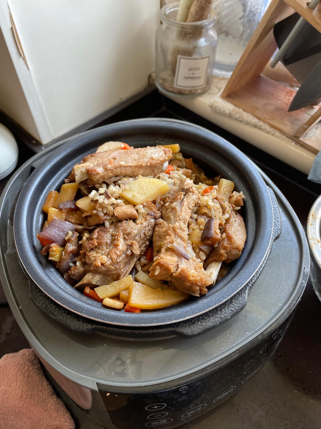 喷香排骨焖饭（爆好吃）