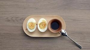 企鹅教你做|蛋料理-白煮蛋／日式醋酱油蛋／酱油麻油蘸蛋的做法 步骤7