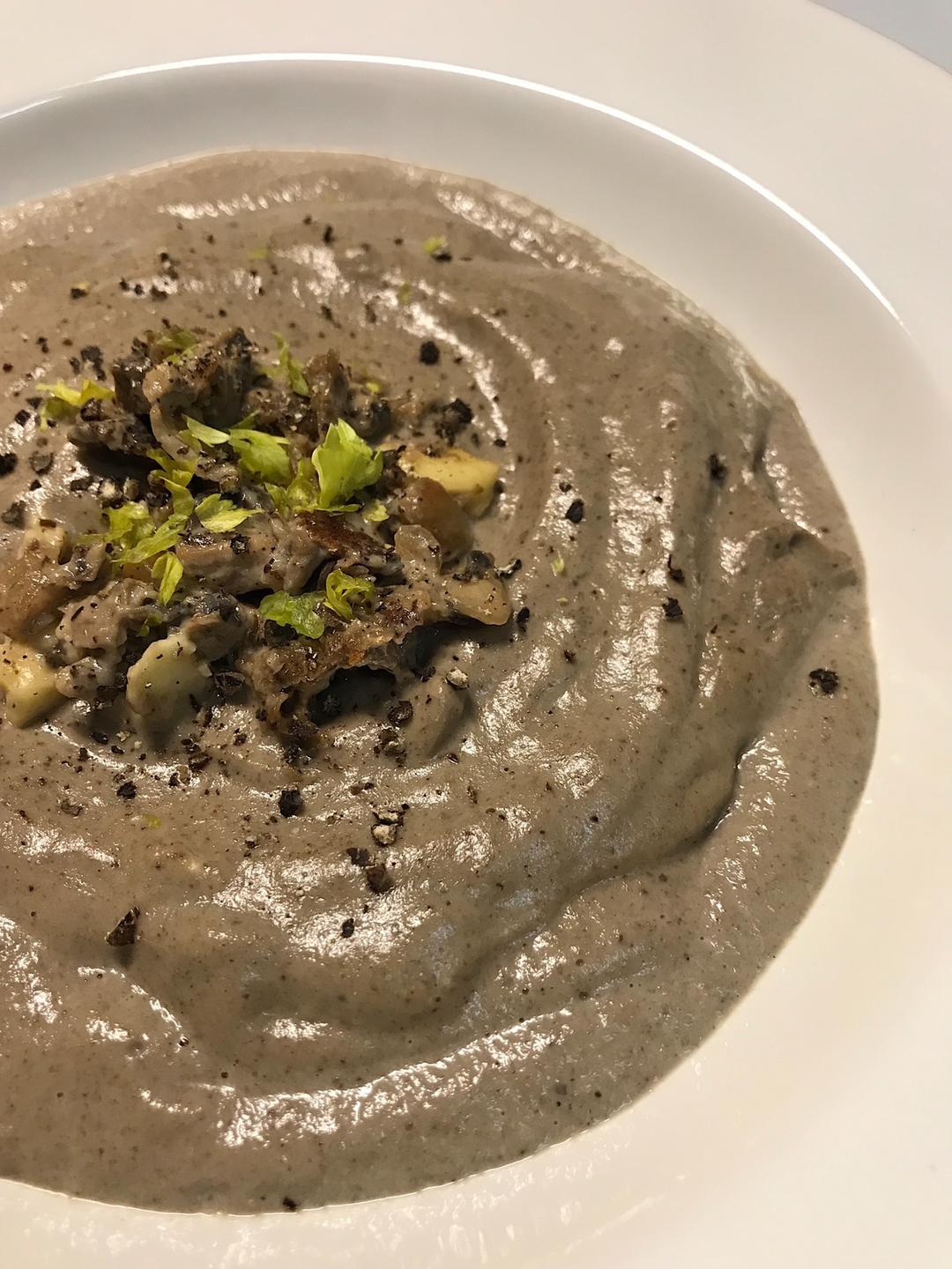 简化奶油蘑菇汤