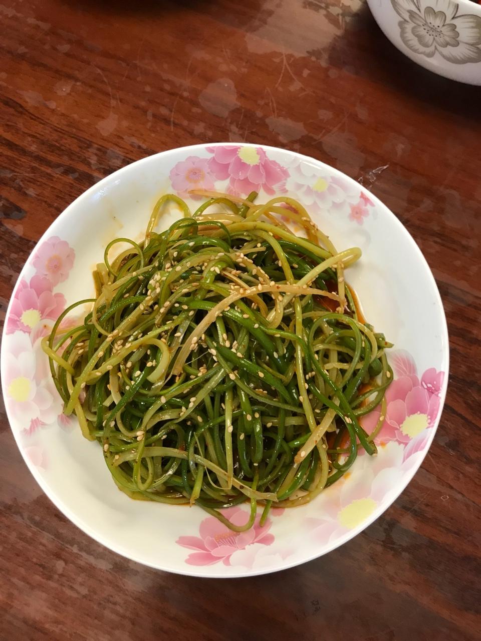凉拌蒜苗