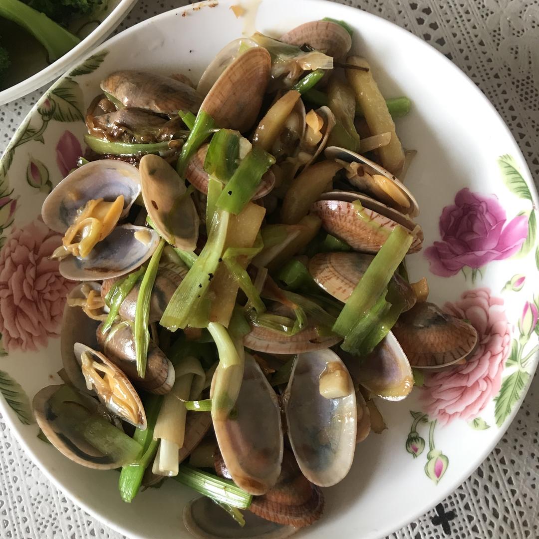 蒜香炒花甲
