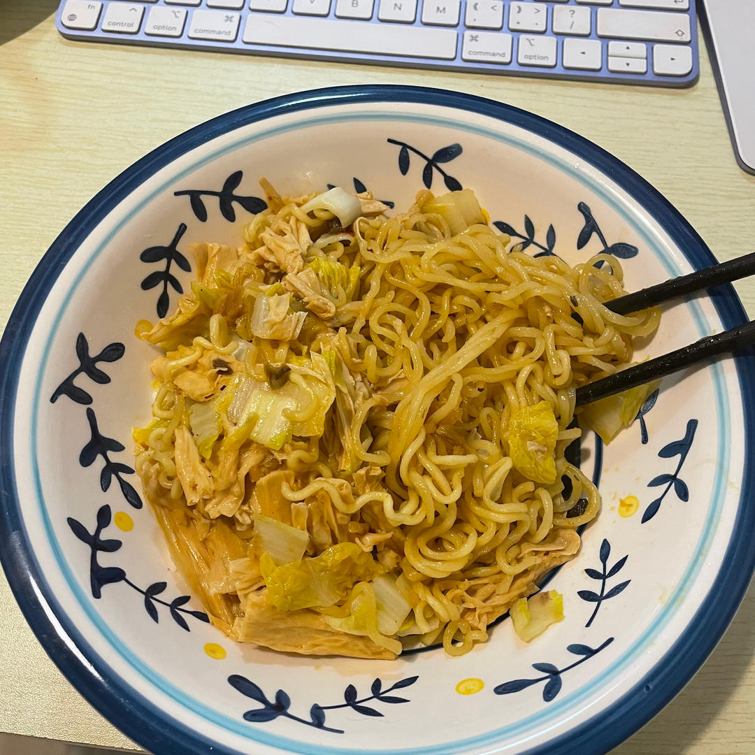 比路边摊好吃百倍的火腿炒土豆粉