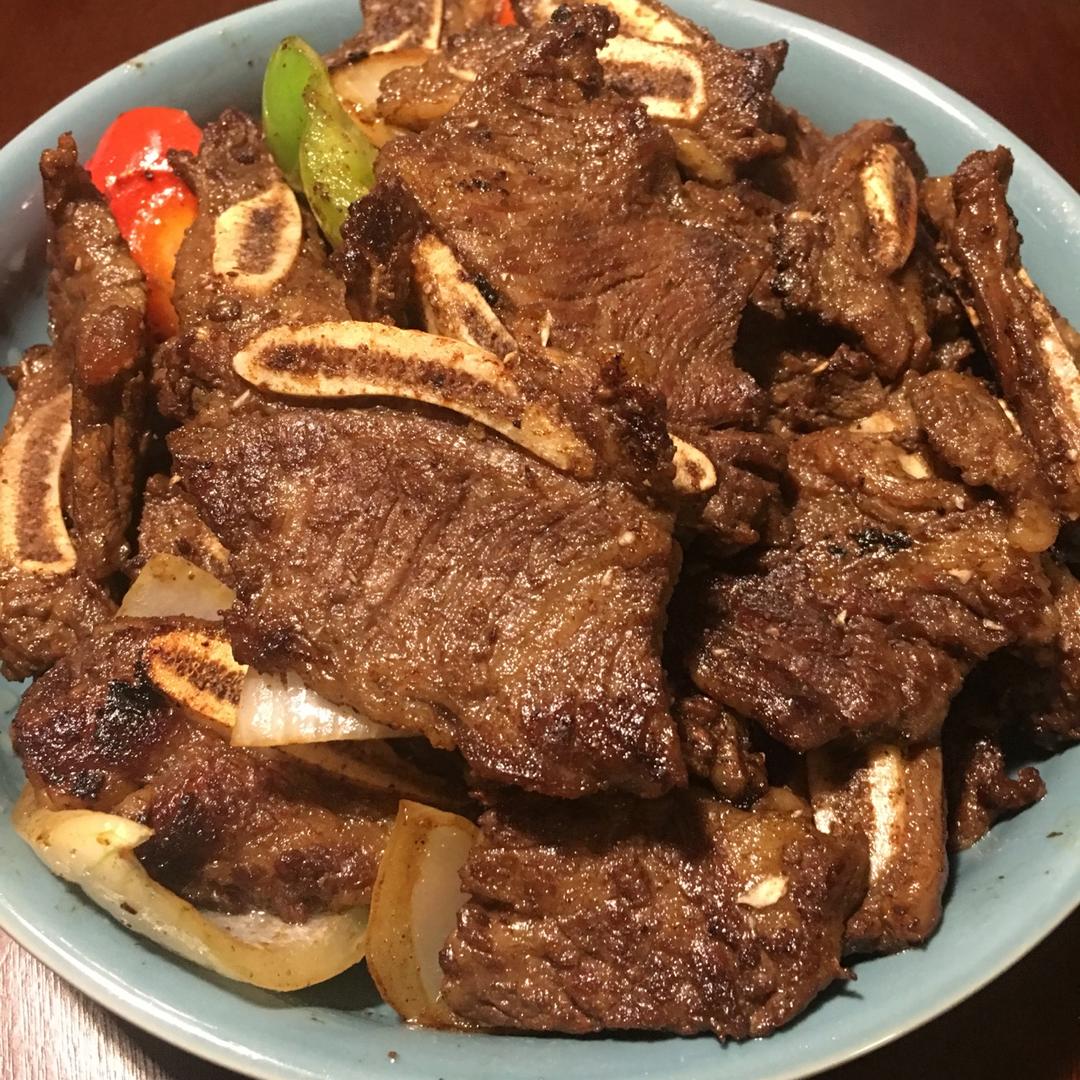 快手爆香牛仔骨