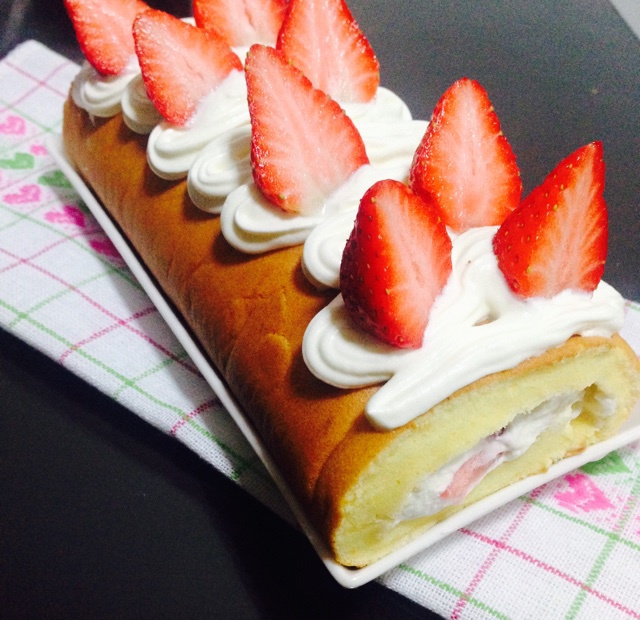 烫面草莓蛋糕卷
