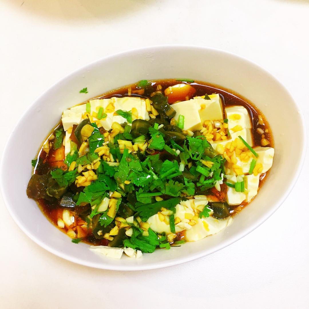 皮蛋拌豆腐