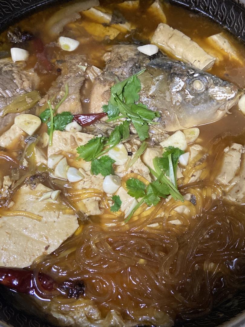 得莫利炖鱼《春江开 炖一条家乡味的开江鱼》