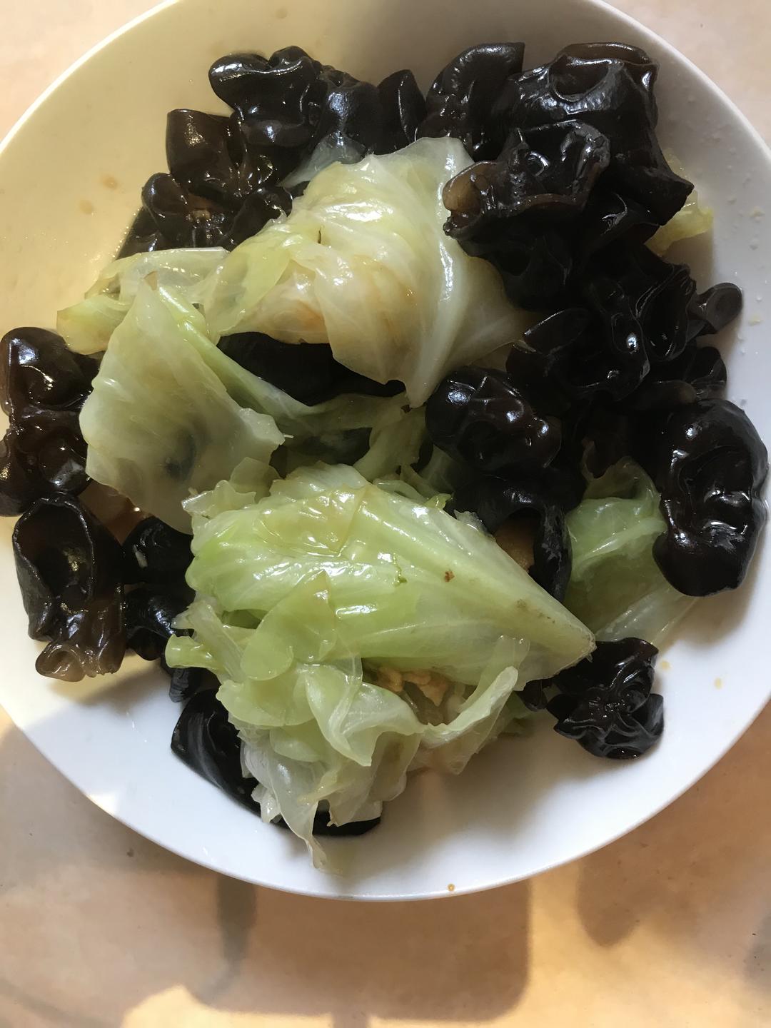 包菜木耳的做法