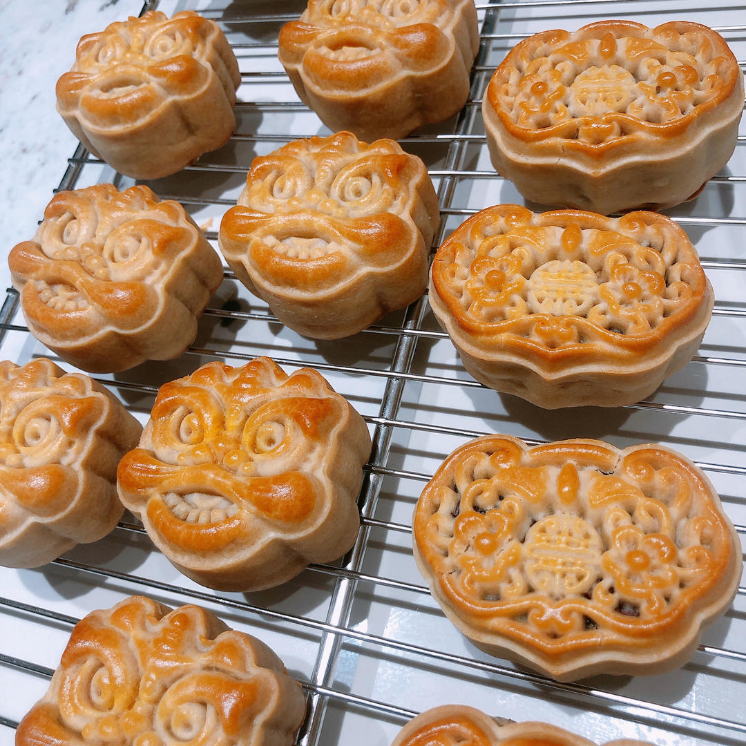 广式莲蓉蛋黄月饼/久吃不厌的经典组合