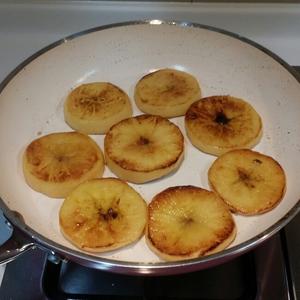 焦糖肉桂苹果的做法 步骤3