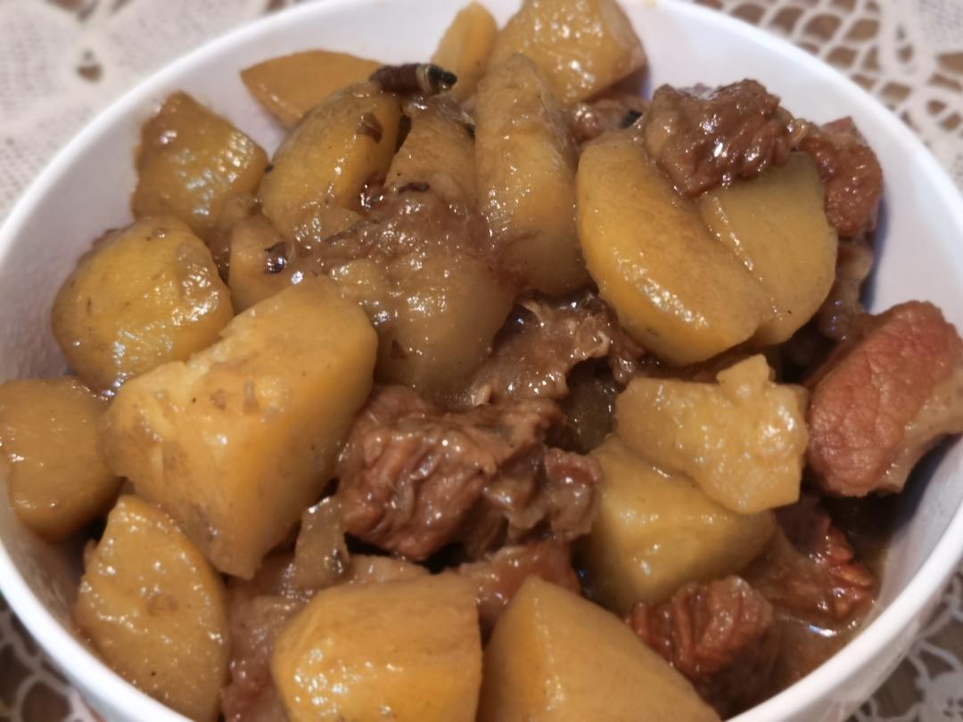 红烧牛肉土豆 （独家秘制）