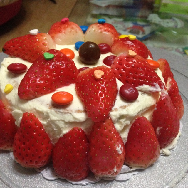 鲜奶油草莓蛋糕