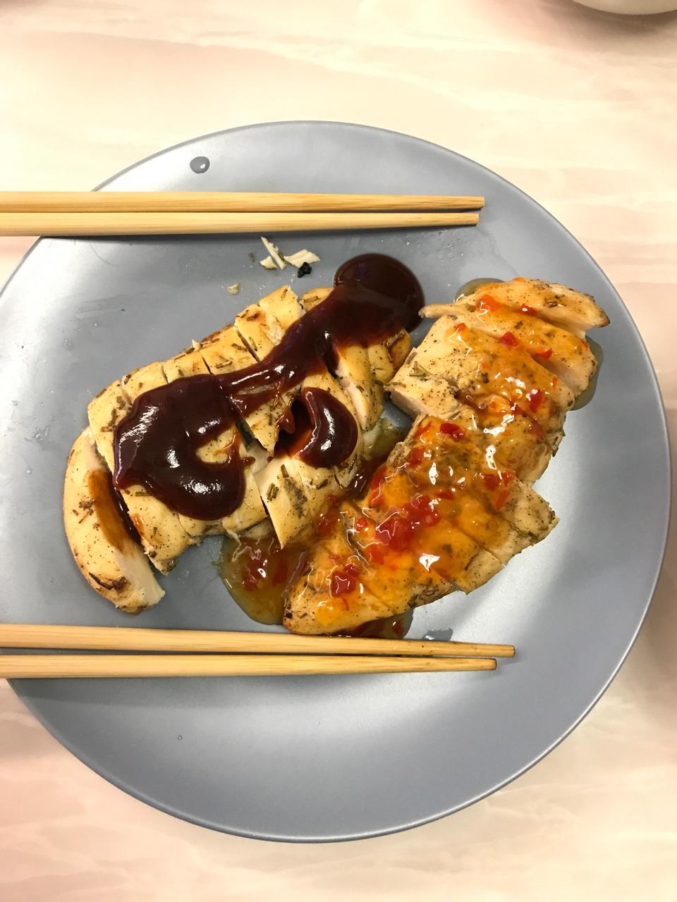 酷炫屌炸天好吃的煎鸡胸肉（香蒜蜂蜜煎鸡胸肉）