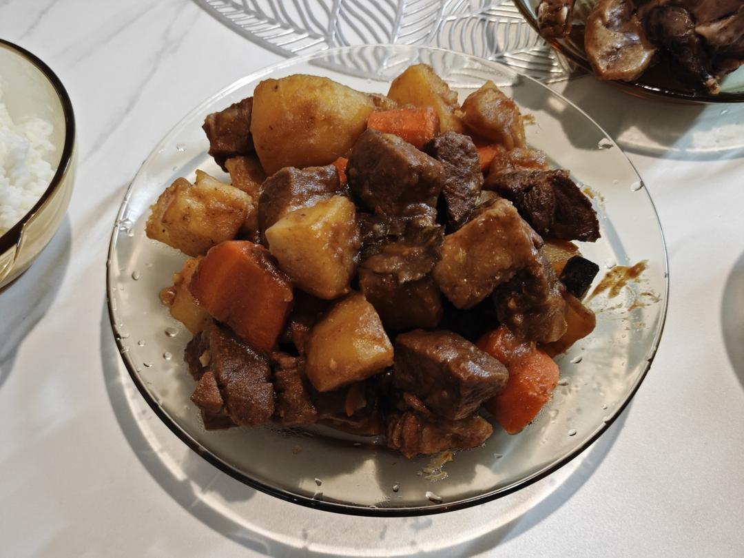 红烧肉炖土豆（丝毫不腻）