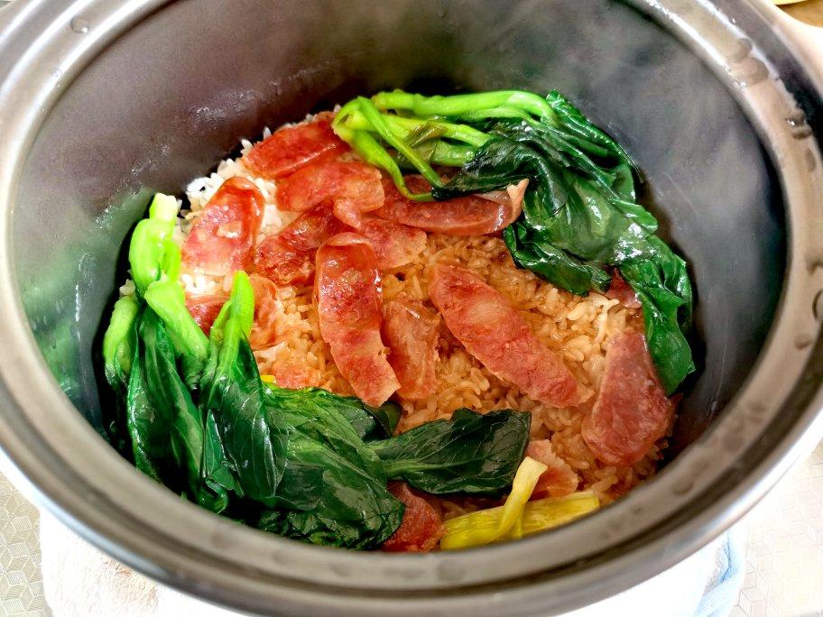 正宗广式腊味煲仔饭