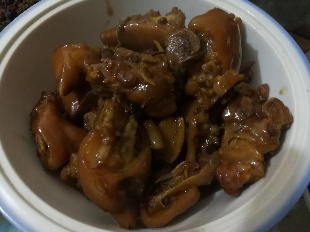 美味的家常菜：红烧猪蹄