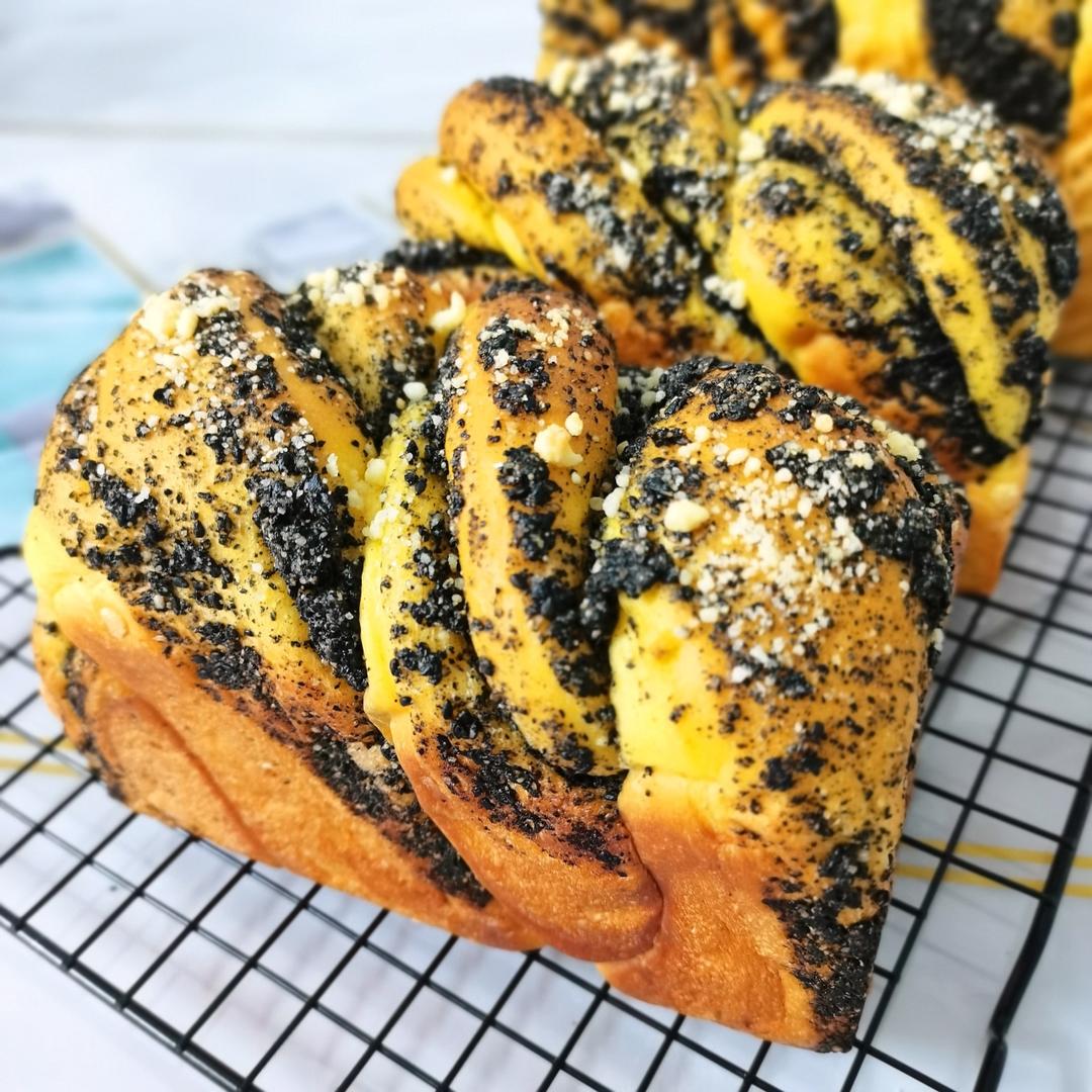 南瓜黑芝麻吐司