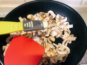 蚝油烩口蘑的做法 步骤6