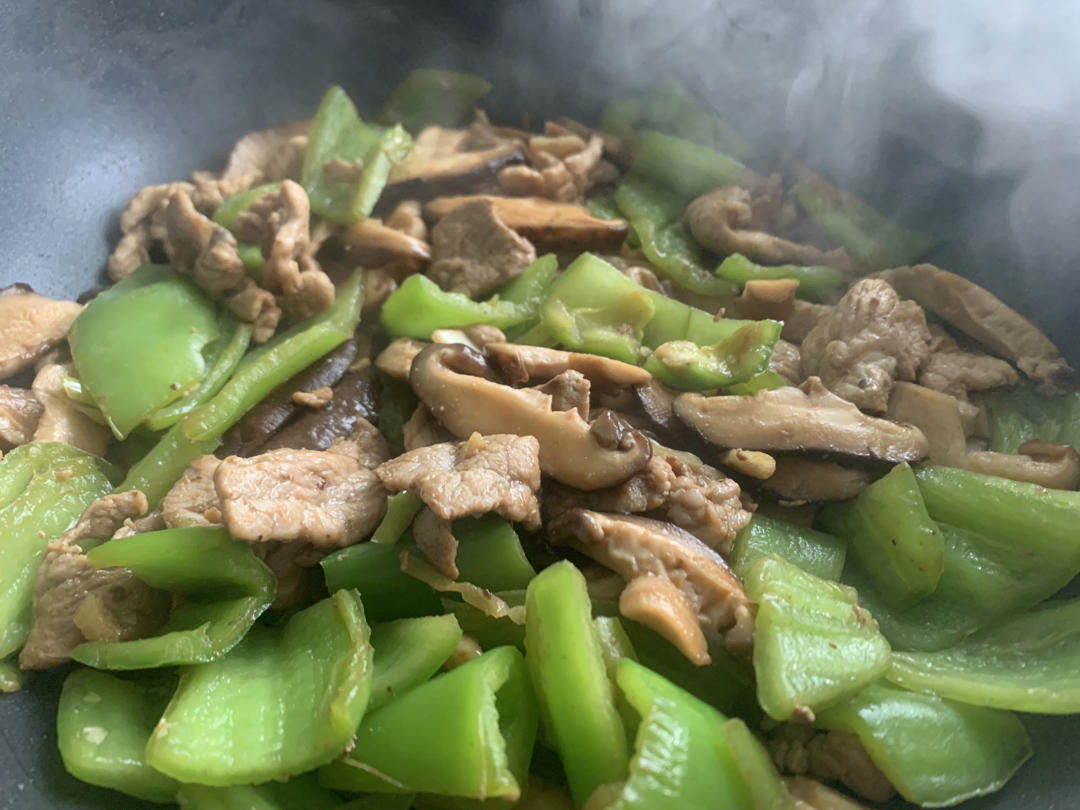 香菇青椒炒肉