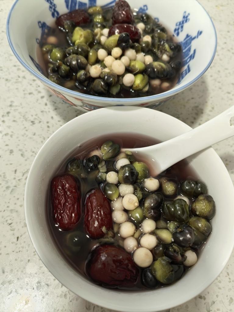 清凉消暑祛火神器｜百合籽冰糖红枣汤