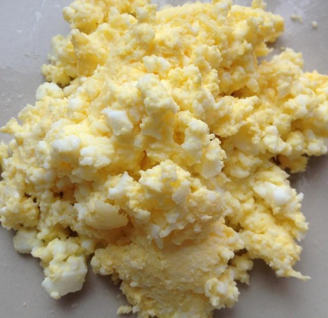 大蒜chuai（四声）熟鸡蛋