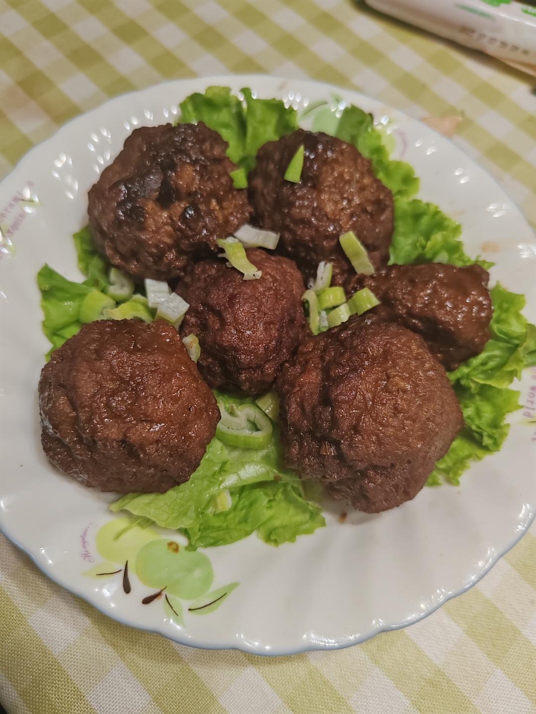 简单的红烧狮子头～拌饭太香了