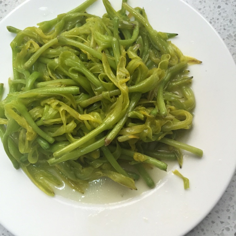 一片云16做的黄花菜炒木耳