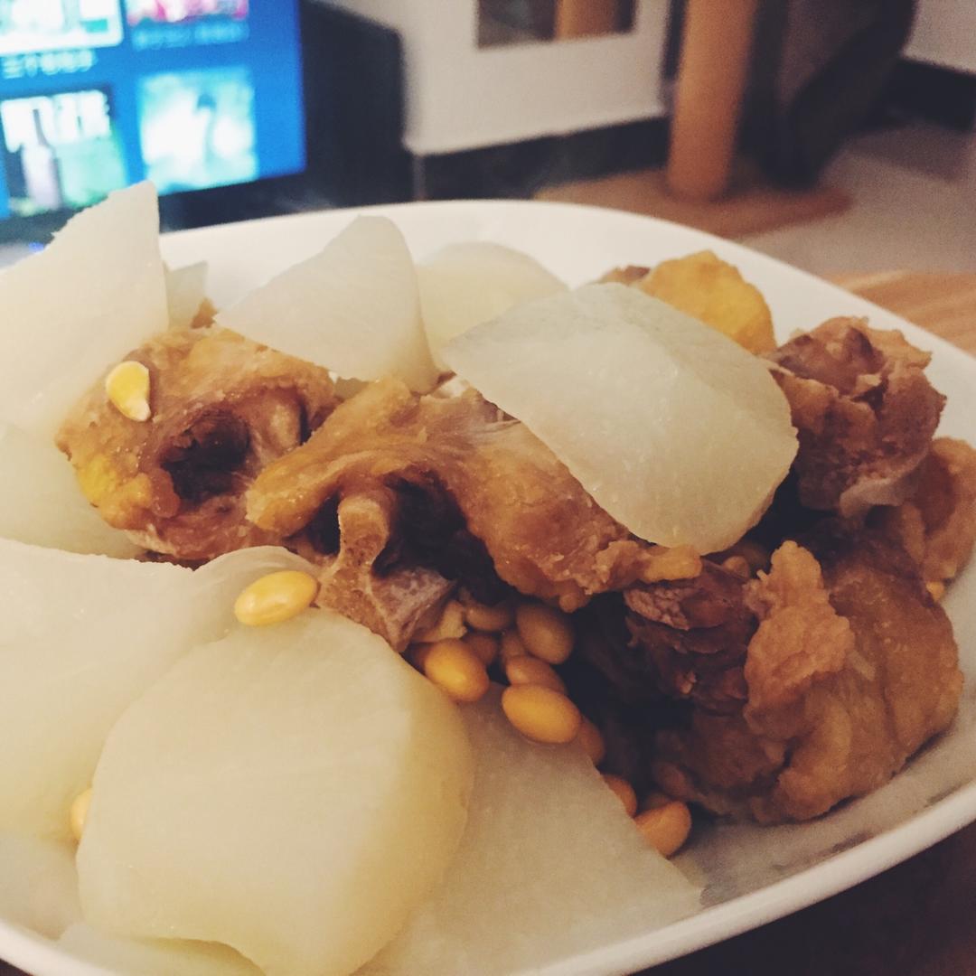 牛尾炖白萝卜汤