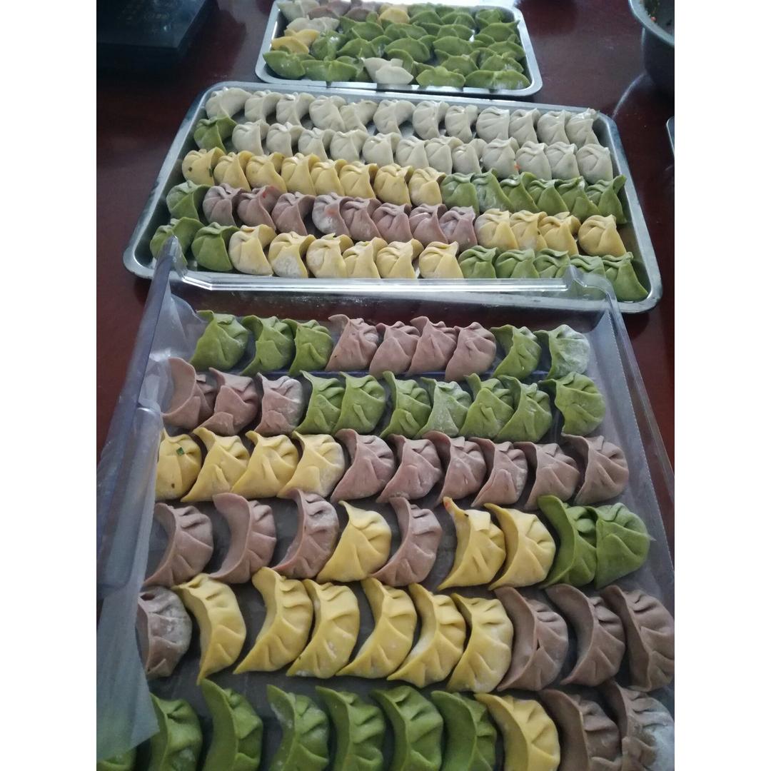 彩色柳叶饺子